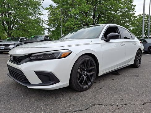 Used 2024 Honda Civic Sport image 3