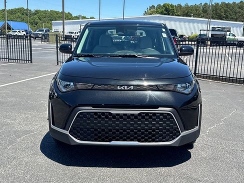 Used 2025 Kia Soul LX FWD image 3