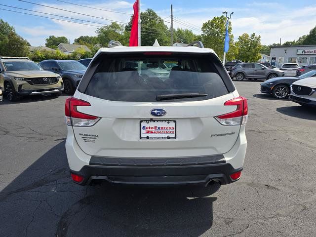 Used 2021 Subaru Forester Premium AWD/4WD image 6