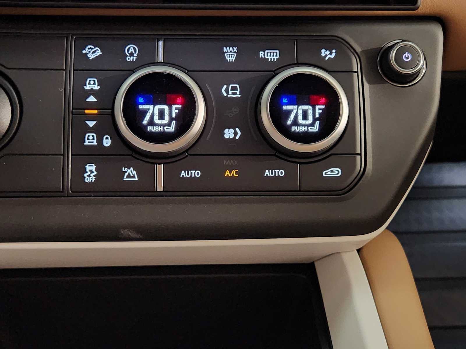 New 2026 Land Rover Defender 110 X-Dynamic SE AWD/4WD image 18