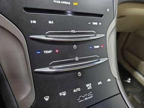 Used 2014 Lincoln MKZ Hybrid FWD image 22