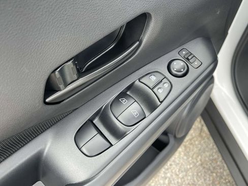 Used 2025 Nissan Kicks Play S image 16