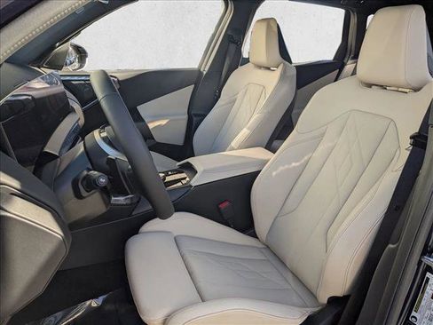 Used 2025 BMW X3 xDrive30i w/ Premium Package image 15