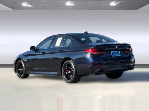 Used 2023 BMW 530e w/ Executive Package image 3