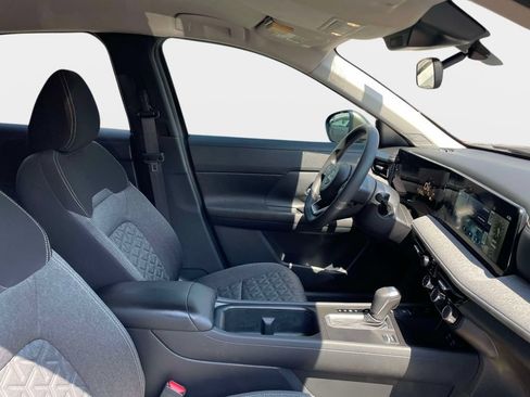 Used 2025 Nissan Kicks SV FWD image 10