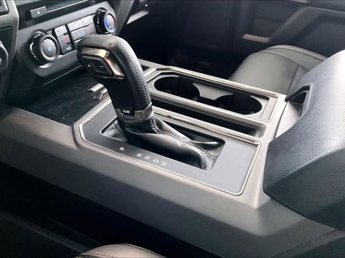 Used 2017 Ford F150 Raptor w/ Equipment Group 801A Mid AWD/4WD image 18