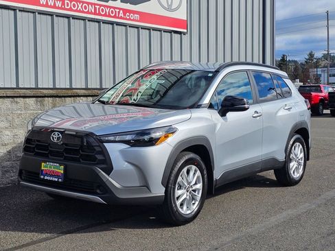 New 2026 Toyota Corolla Cross LE image 2