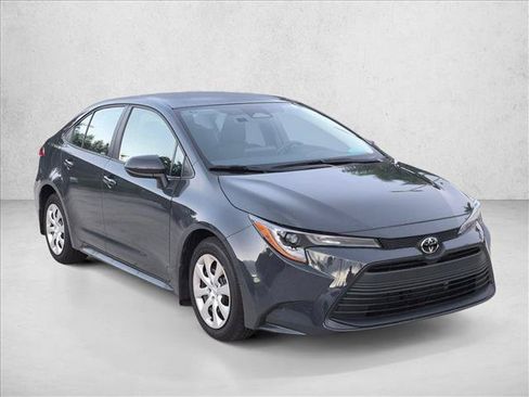 Used 2025 Toyota Corolla LE FWD image 3