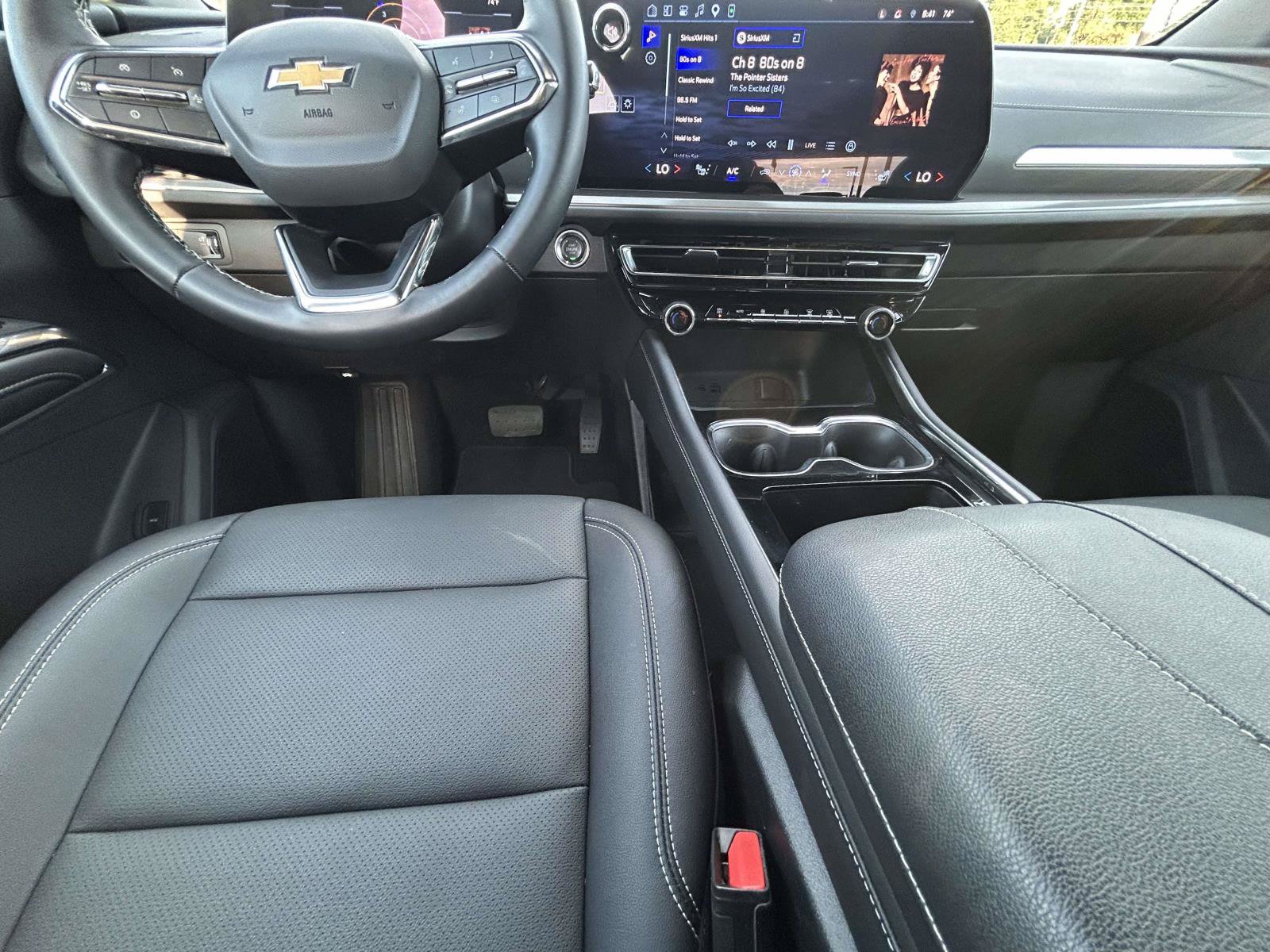 Used 2026 Chevrolet Traverse LT FWD image 14