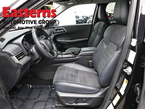 Used 2025 Mitsubishi Outlander SE AWD/4WD image 14