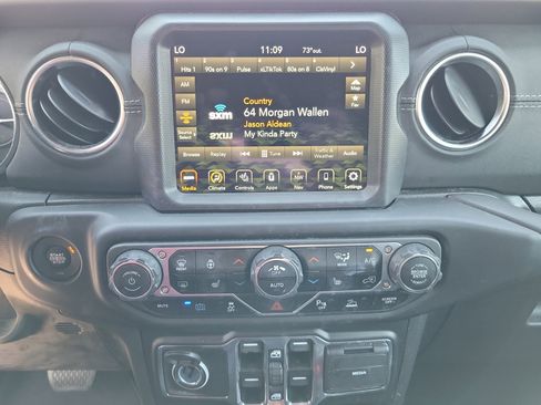 Used 2021 Jeep Wrangler Unlimited Sahara w/ Cold Weather Group AWD/4WD image 9