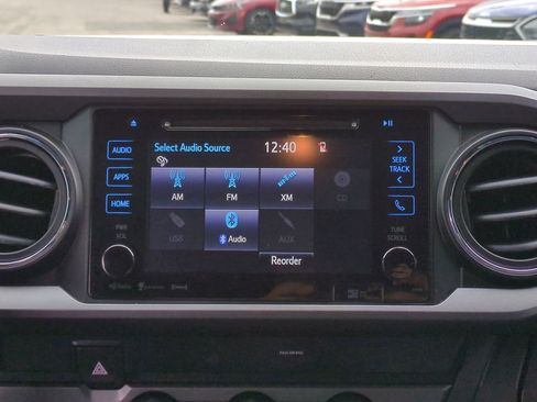 Used 2019 Toyota Tacoma TRD Off-Road image 18