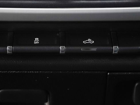 Used 2015 GMC Sierra 1500 SLE image 34