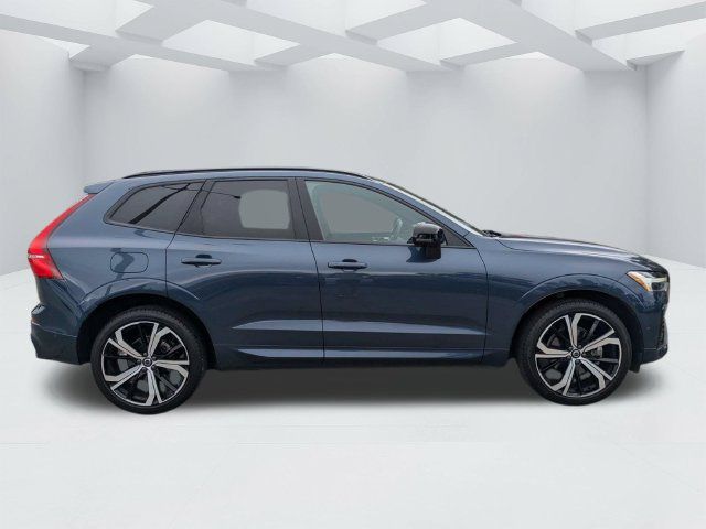 Certified 2025 Volvo XC60 B5 Ultra w/ Climate Package AWD/4WD image 3