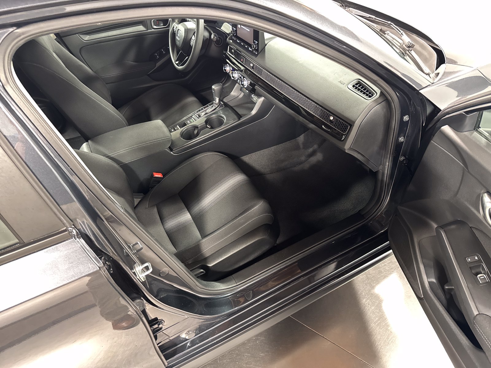 Used 2024 Honda Civic LX image 21