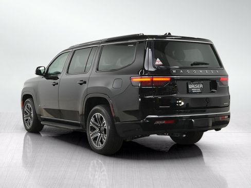 Used 2023 Jeep Wagoneer Series II AWD/4WD image 4