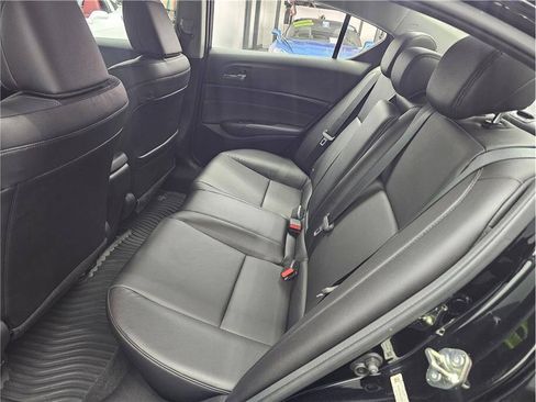 Used 2018 Acura ILX FWD image 11