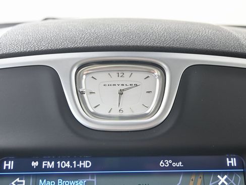 Used 2023 Chrysler 300 Touring L w/ Popular Equipment Group image 32