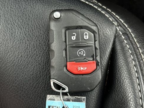 Used 2021 Jeep Wrangler Unlimited Sahara w/ Cold Weather Group AWD/4WD image 23