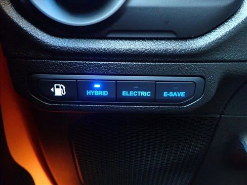 Used 2025 Jeep Wrangler Sport S image 23