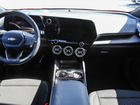 Used 2025 Chevrolet Blazer EV LT image 12