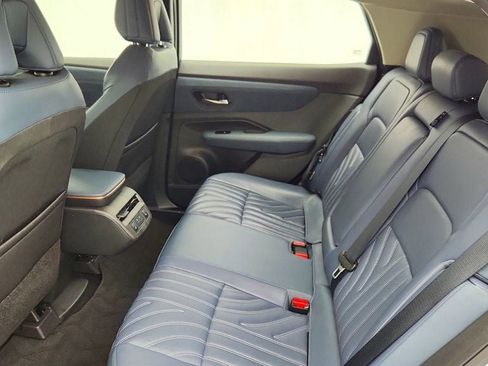 Used 2023 Nissan Ariya image 22