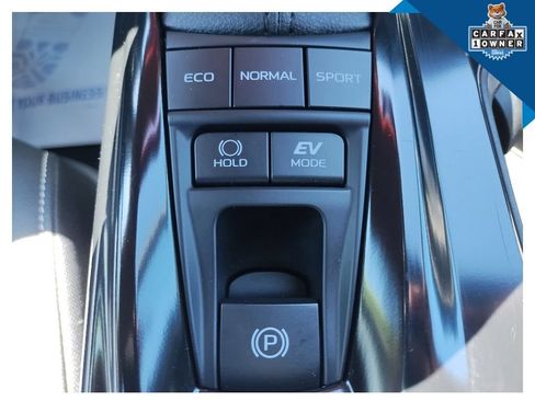 Used 2025 Toyota Camry SE FWD image 33