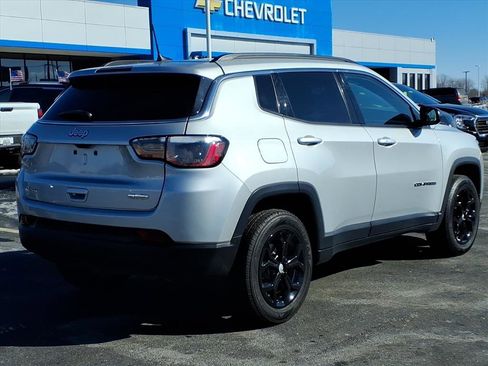 Used 2024 Jeep Compass Latitude image 26