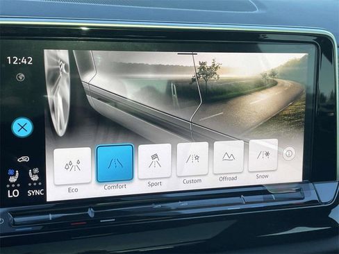 New 2026 Volkswagen Atlas Cross Sport SEL image 29