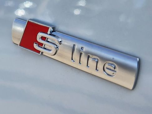 Used 2023 Audi Q5 2.0T Premium w/ Convenience Package image 10