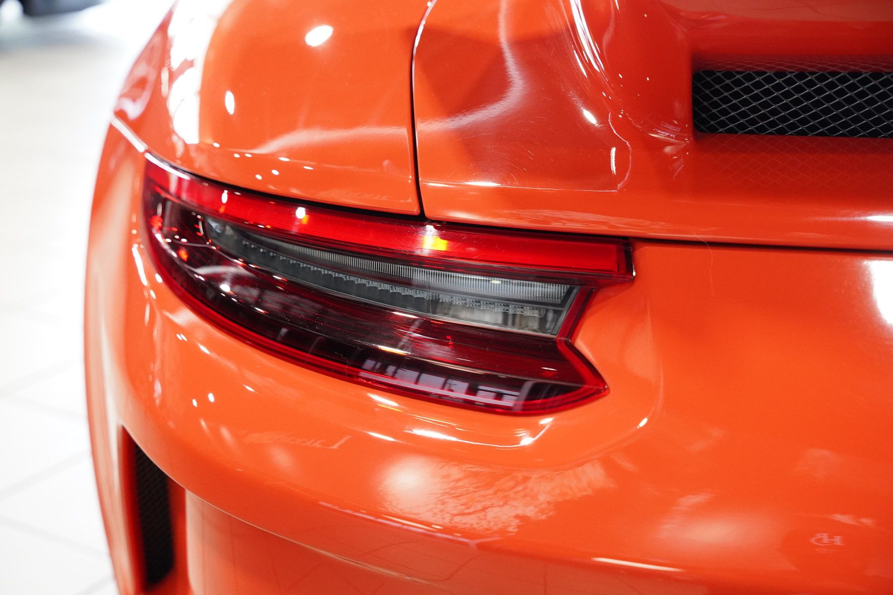 Used 2018 Porsche 911 GT3 RWD image 10