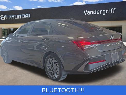 Used 2024 Hyundai Elantra SEL FWD image 2