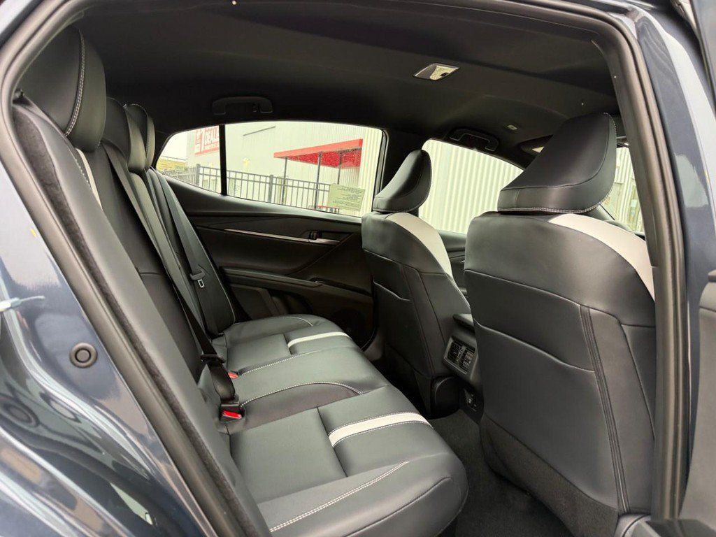 New 2026 Toyota Camry SE FWD image 7