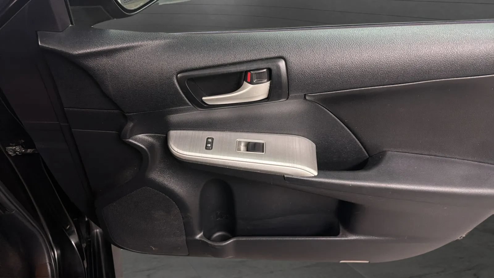 Used 2013 Toyota Camry SE FWD image 17
