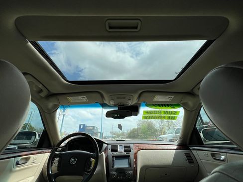 Used 2009 Cadillac DTS Performance image 23