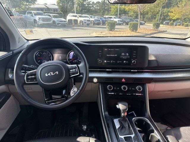 Certified 2024 Kia Carnival LX FWD image 5