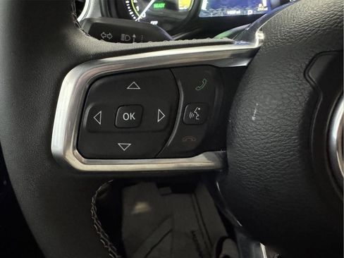 Used 2025 Jeep Wrangler Unlimited Sahara AWD/4WD image 18