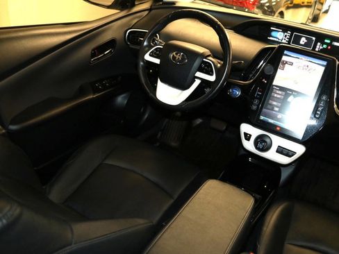 Used 2017 Toyota Prius Prime Advanced image 14