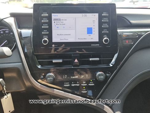Used 2023 Toyota Camry SE FWD image 8