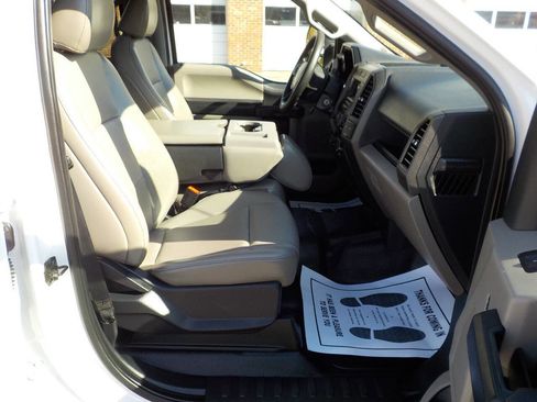 Used 2022 Ford F250 XL w/ Power Equipment Group image 26