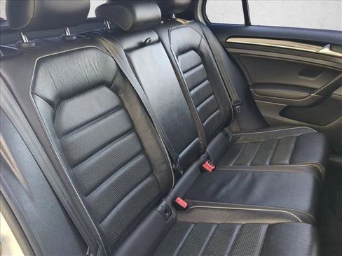 Used 2018 Volkswagen Golf R 4-Door AWD/4WD image 19