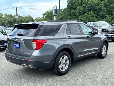 Used 2022 Ford Explorer XLT w/ Equipment Group 202A AWD/4WD image 4