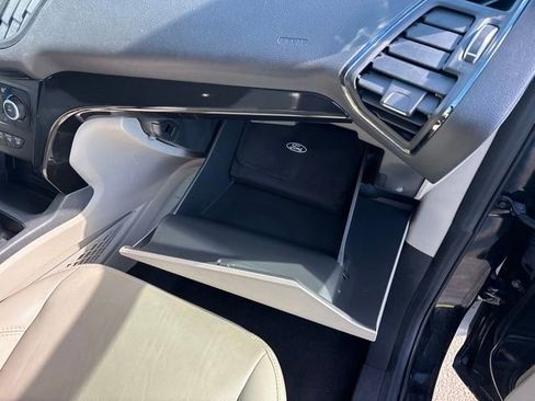 Used 2019 Ford Escape Titanium AWD/4WD image 44