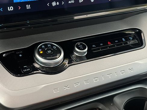 Certified 2025 Ford Expedition Active AWD/4WD image 21