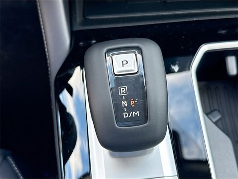 New 2026 Mitsubishi Outlander SE image 17