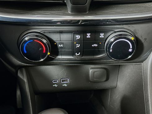 Used 2025 Buick Encore GX Preferred image 24