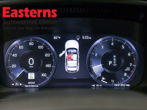 Used 2022 Volvo XC40 T5 Momentum AWD/4WD image 17