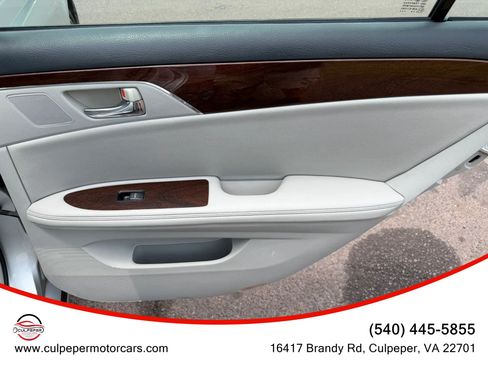 Used 2010 Toyota Avalon XLS FWD image 14