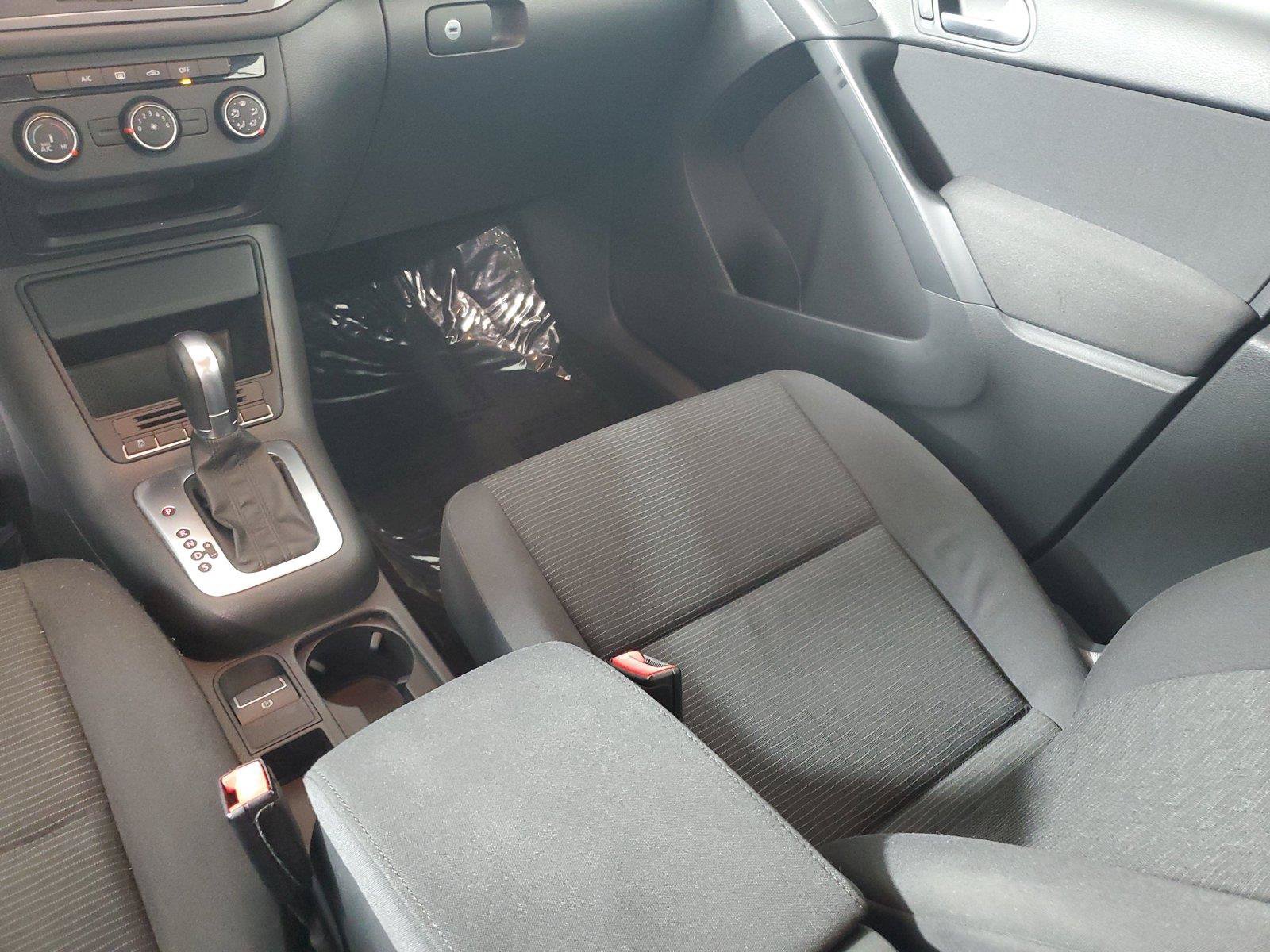 Used 2015 Volkswagen Tiguan S FWD image 16