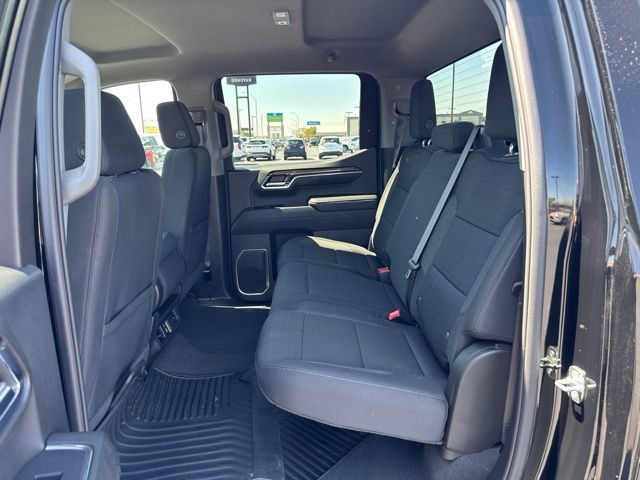 Used 2024 Chevrolet Silverado 1500 LT AWD/4WD image 19